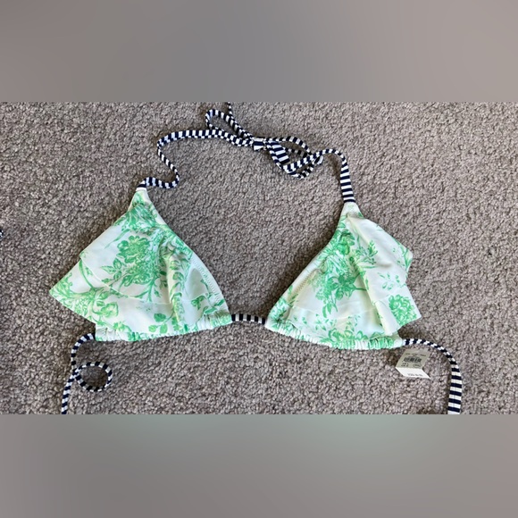 American Eagle
Aerie Ruffle String Triangle Bikini Set. S bottom, L top NWT - Picture 11 of 13